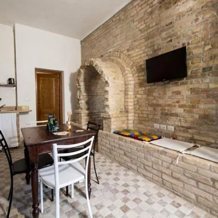 Apartment In Marche Near Sibillini Mountains 아파트